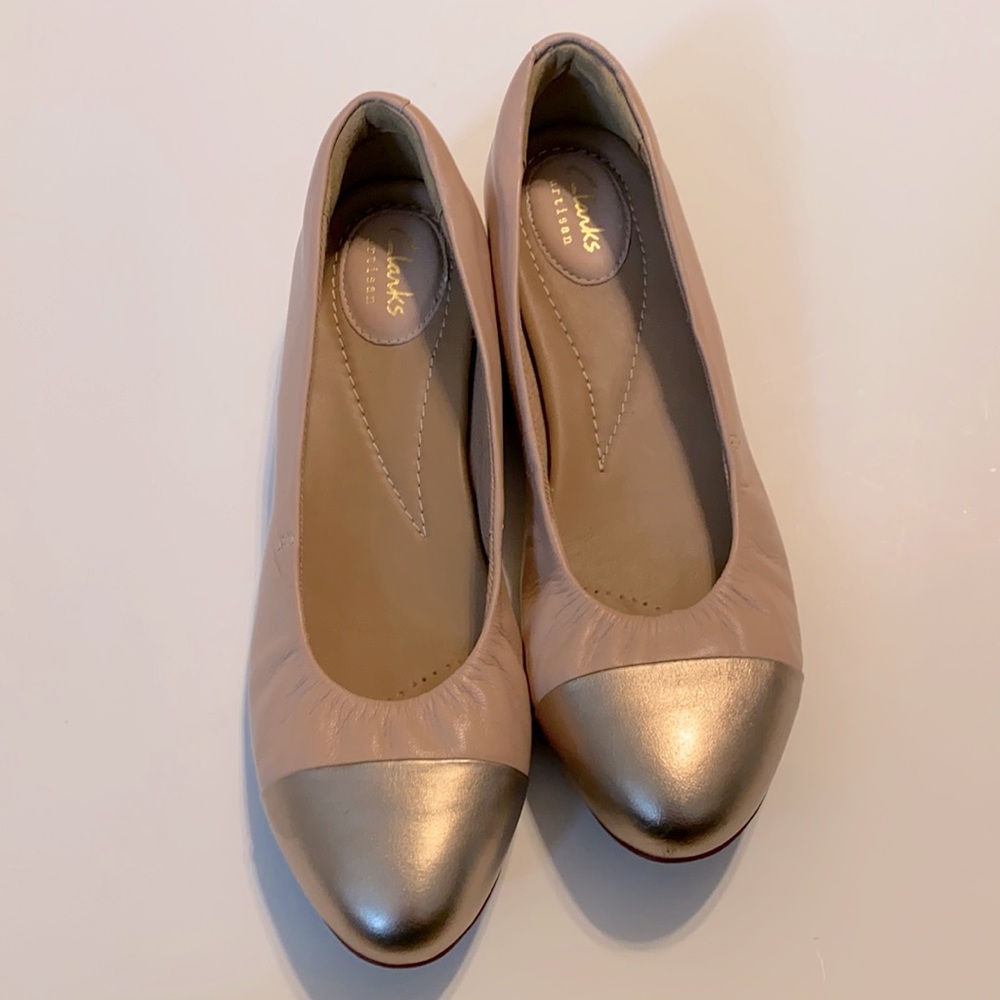 Clarks Artisan nude with rose gold toe size 8.5 shoe